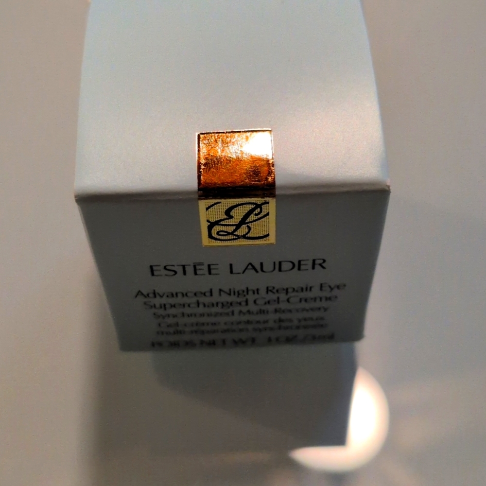 Estee Lauder Advanced Night Repair Eye Supercharged Gel-Creme - Picture 3 of 8